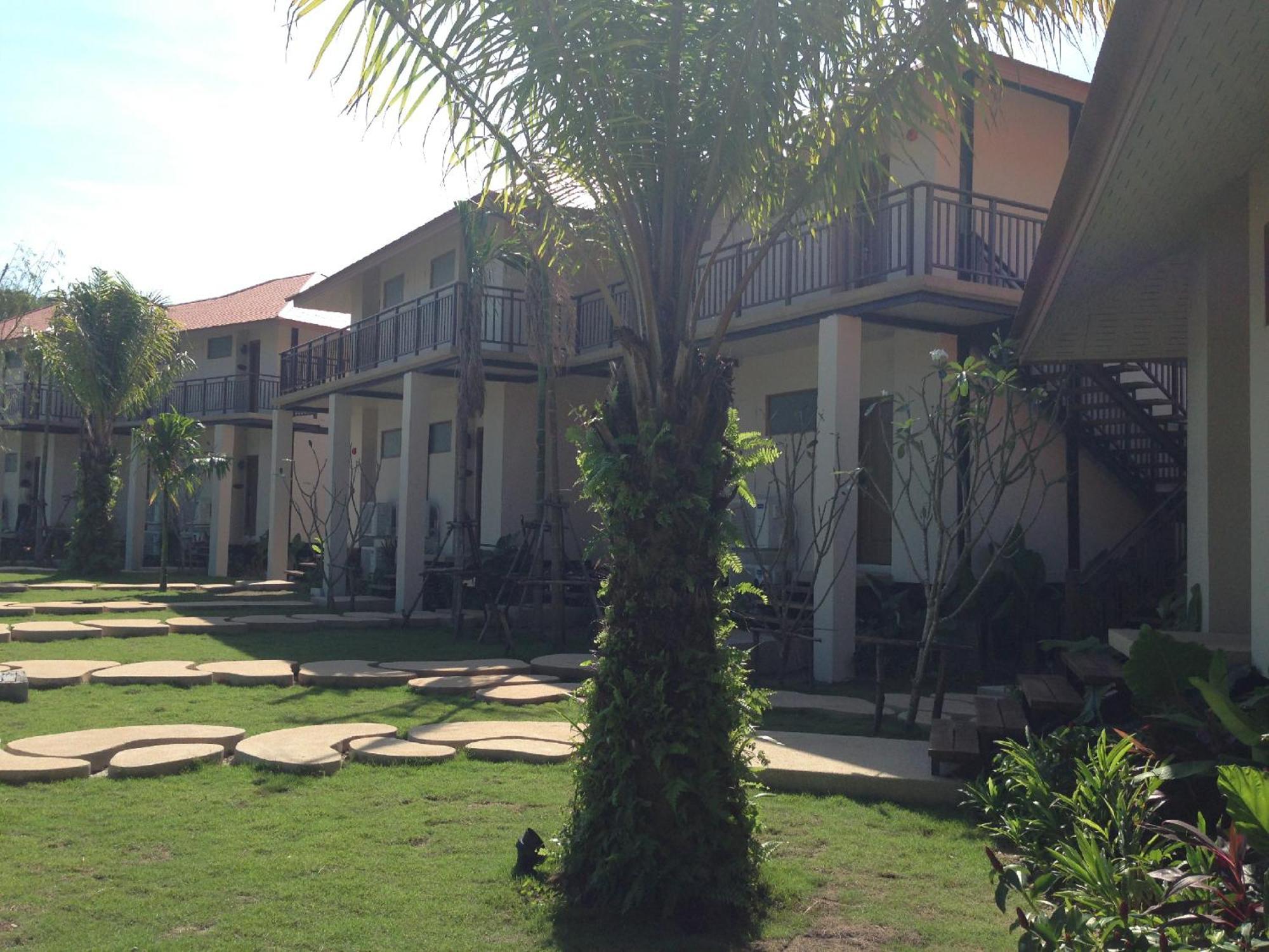 Blue Bay Resort - Access To Pool And Beach-Phuket & Krabi Яо-Яй Экстерьер фото The hotel's garden