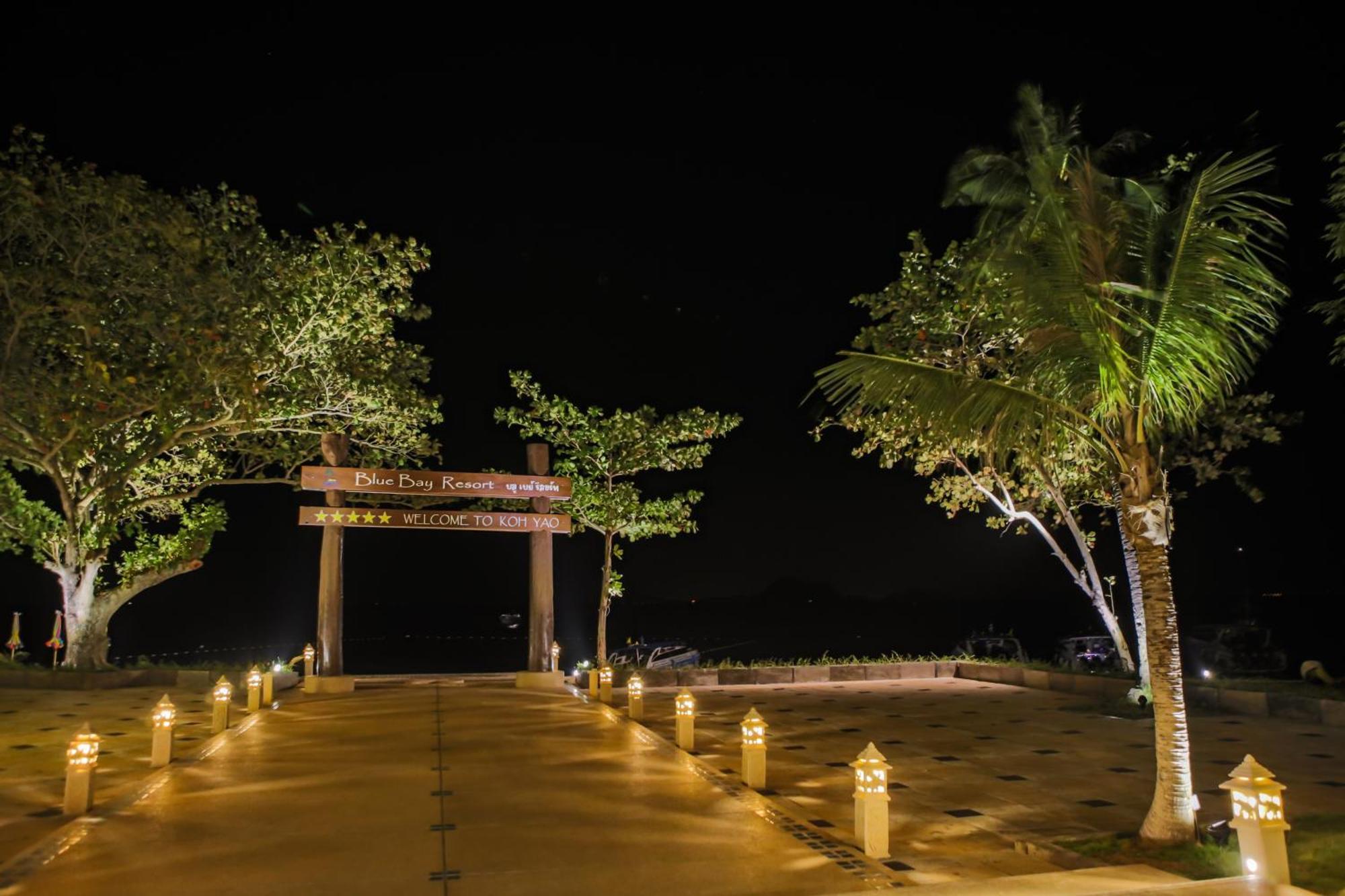 Blue Bay Resort - Access To Pool And Beach-Phuket & Krabi Яо-Яй Экстерьер фото Entrance to the resort